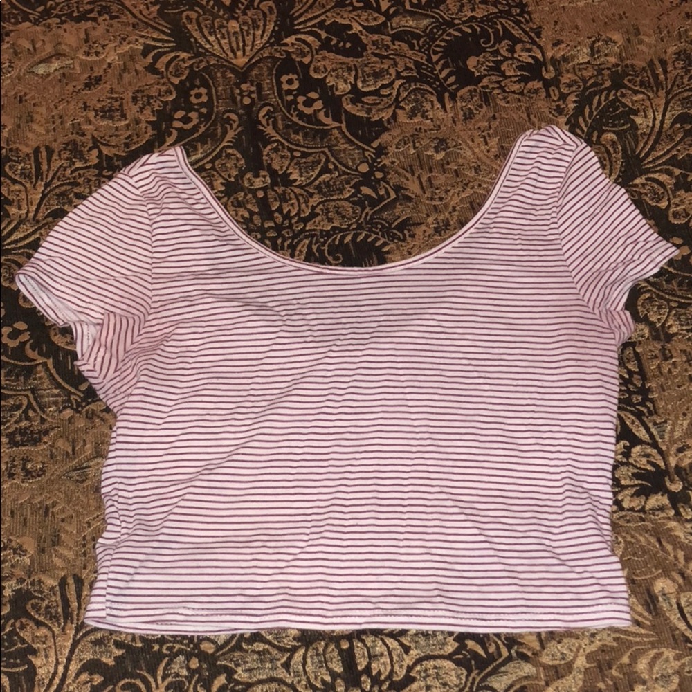 American Eagle outfitters maroon & white crop top